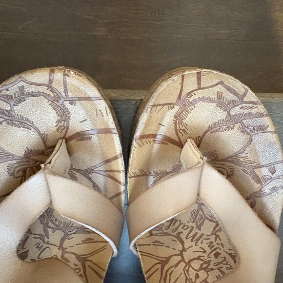 Blowfish Malibu Shoes Womens Size 7.5 Beige Platform Sandals Cork‎ Wedge Flower - Picture 2 of 11